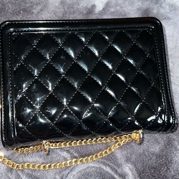 Women’s black bag with golden chain strap,NWOT - Picture 3 of 6